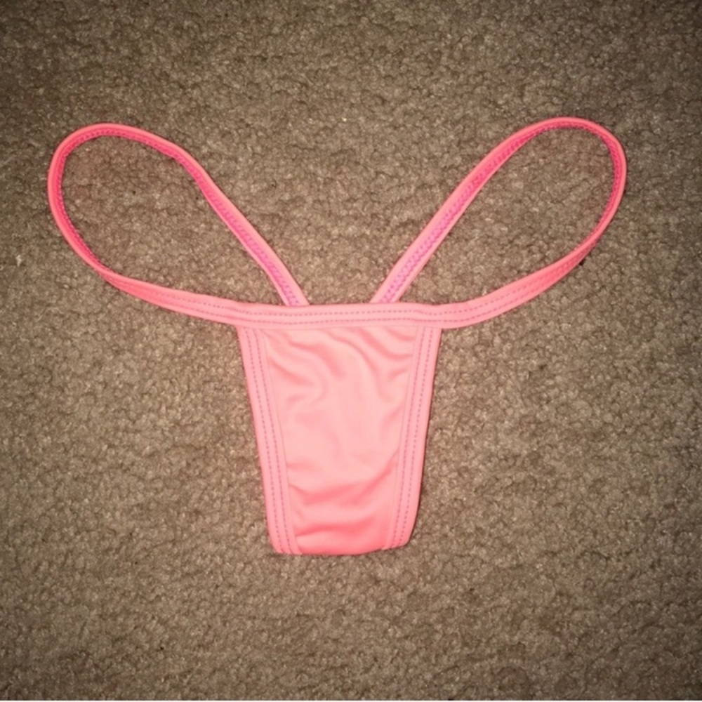Coral v-string thong
